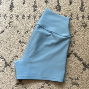 Alo High-Waist Airlift 3" Short
